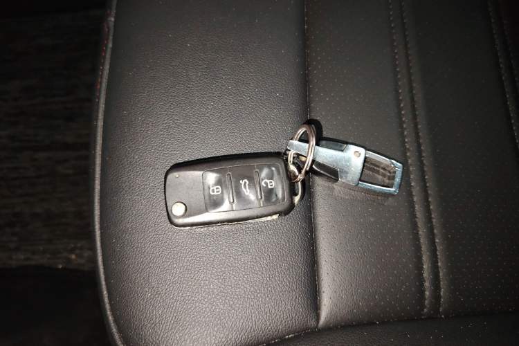 Used Volkswagen Lavida 2013 Revised Classic 1.6L Automatic Fashion Edition