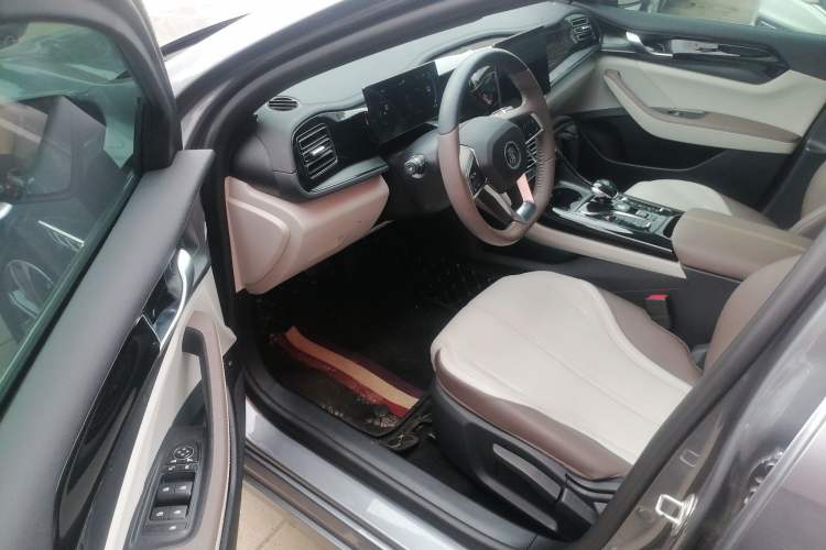 Used BYD Qin PLUS 2023 Champion Edition DM-i 55KM Leading Model
