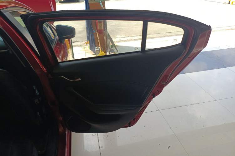 Used Mazda Mazda 3 Axela 2017 Hatchback 1.5L Automatic Luxury Model Emission Standard China V
