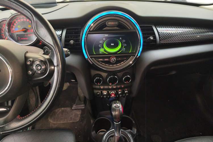 Used  MINI 2016 2.0T COOPER S Pioneer Edition Five-Door Model
