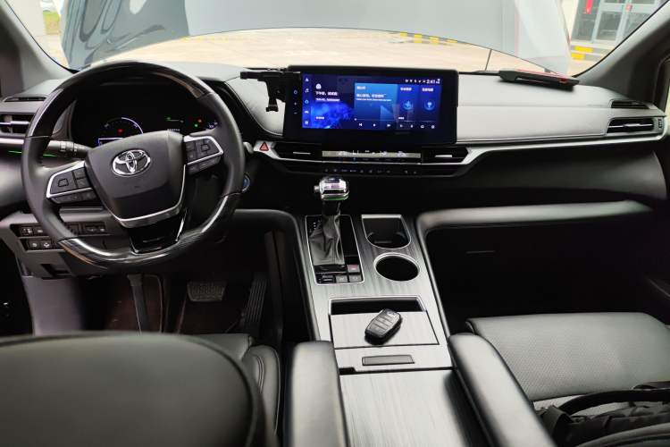 Used Toyota Sienna 2021 2.5L Hybrid Premium Edition