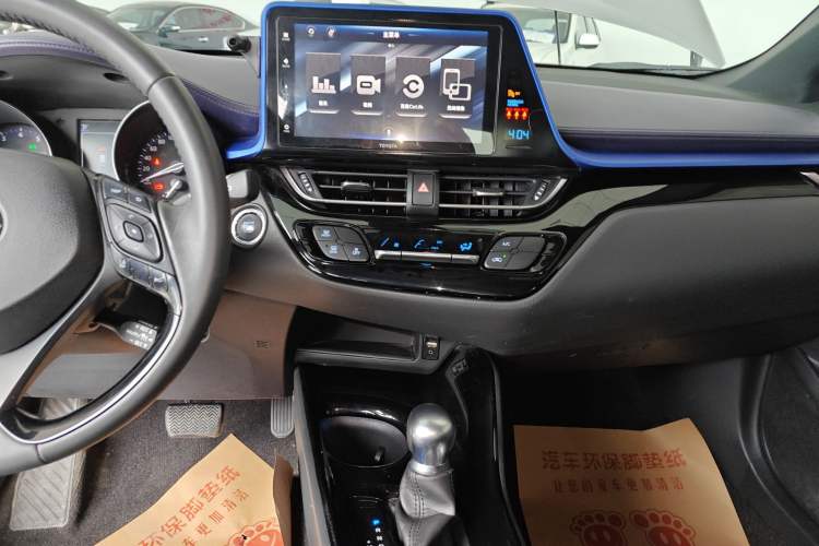 Used Toyota IZOA 2018 2.0L Yichi Version China VI Standard
