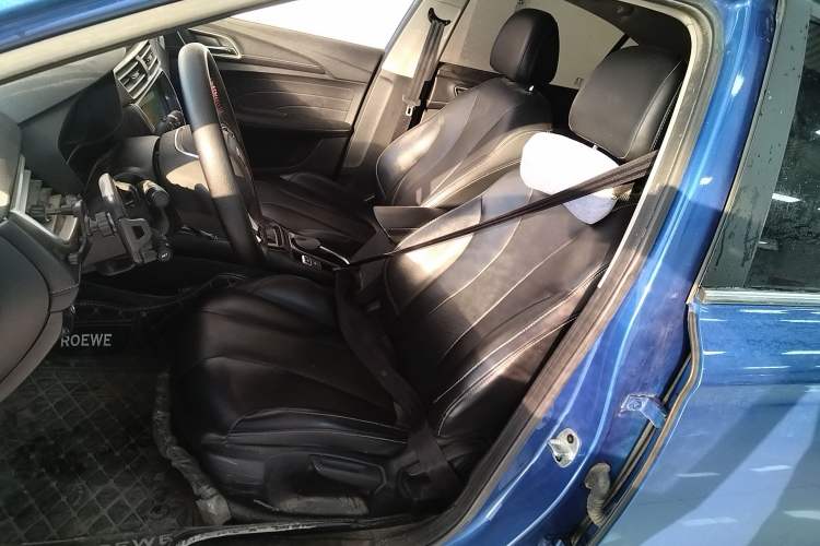 Used Roewe i5 2019 1.5L Automatic 4G Connected Langhao Edition
