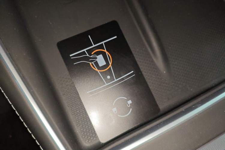 Used Tesla Model Y 2025 Rear-Wheel-Drive Version