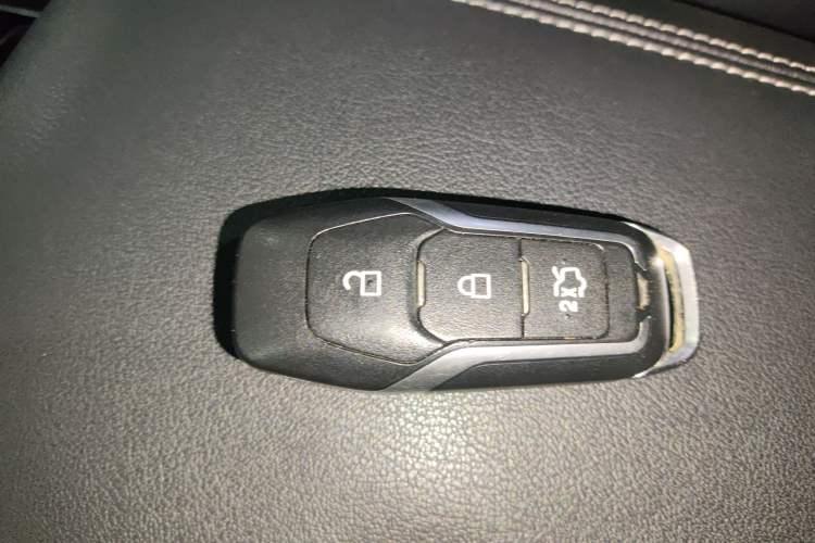 Used Ford Edge 2016 EcoBoost 245 Two-Wheel-Drive Titanium 7-Seater