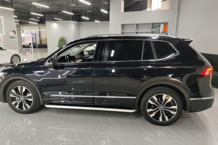 Used Volkswagen Tiguan L 2024 330TSI Automatic Two-Wheel Drive R-Line Enhanced Edition
