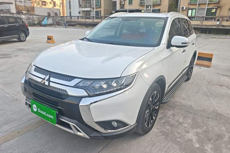 Used Mitsubishi Outlander 2019 2.4L 4x4 Zhi Xiang Edition 5 Seats China VI Standard
