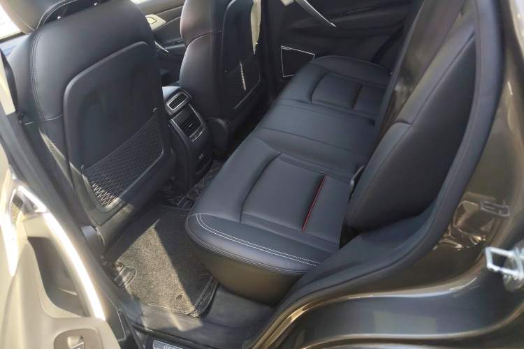 Used Geely Auto Emgrand X7 Sport 2018 1.8TD Automatic Two-Wheel Drive Smart Connect 4G Internet Edition
