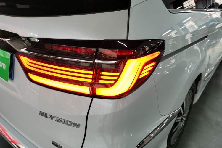 Used Honda Elysion 2024 2.0L eHEV Luxury Edition
