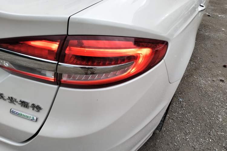 Used Ford Mondeo 2017 EcoBoost 180 Ultimate Model
