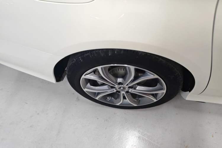 Used Mercedes-Benz E-Class 2019 Restyled E 300 L Sporty and Stylish Edition
