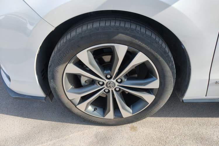 Used Toyota Granvia 2022 2.5L Hybrid Flagship Edition
