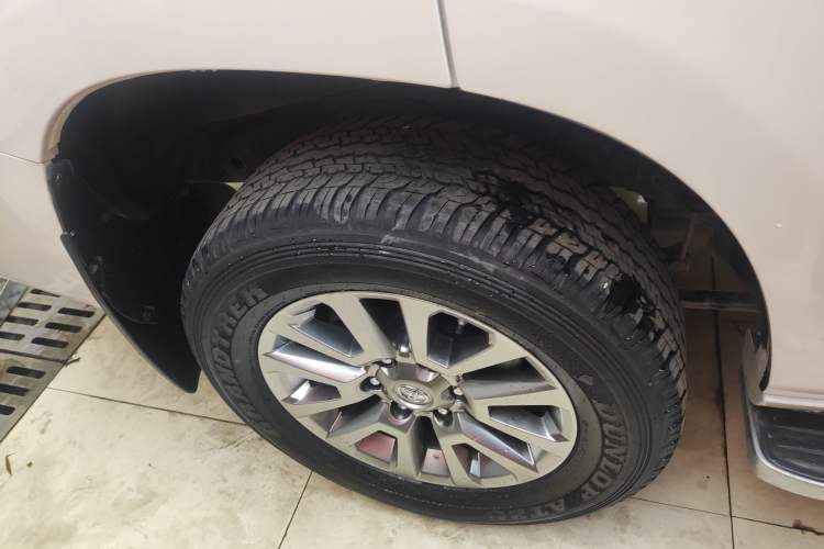 Used Toyota Prado 2018 3.5L Automatic TX-L with Rear-Mounted Spare Tire
