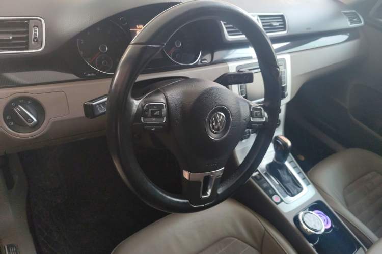 Used Volkswagen Magotan 2015 Facelift 1.8TSI Luxury Model
