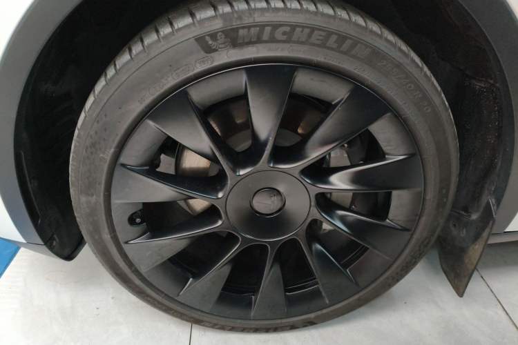 Used Tesla Model Y 2023 Rear-Wheel-Drive Version
