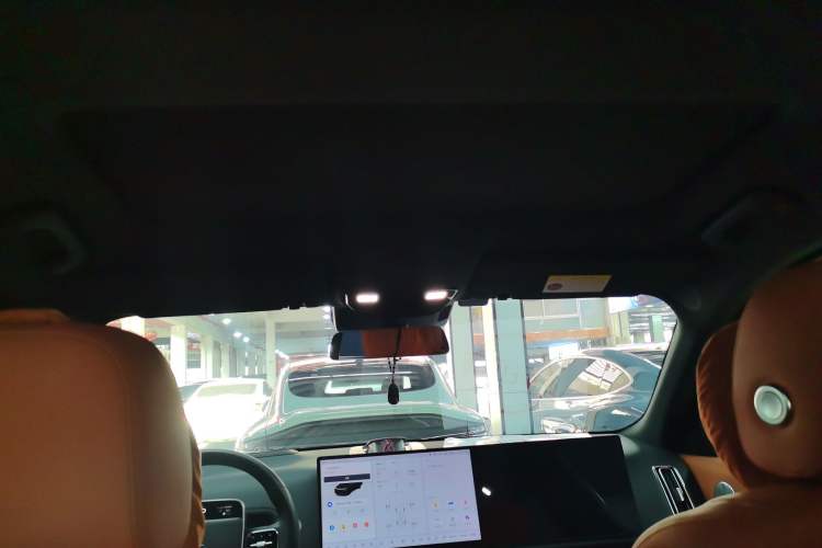 Used Li Auto L8 2023 Pro Model
