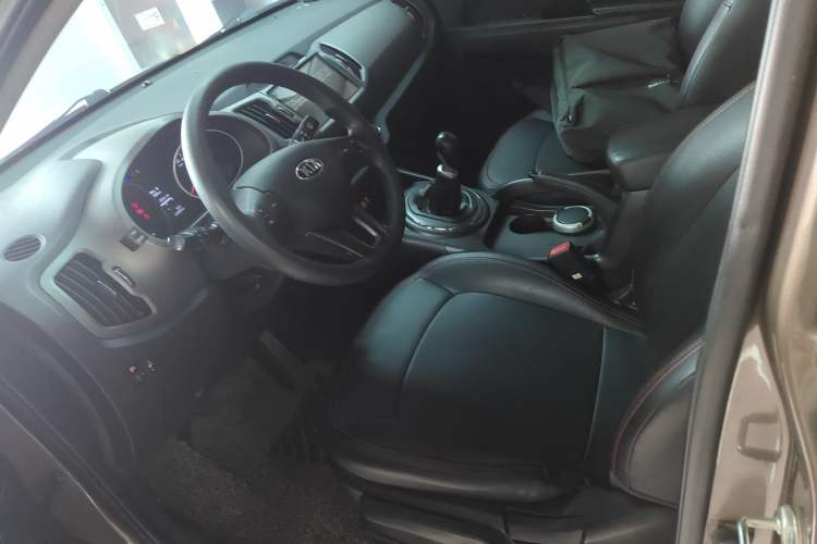 Used Kia Sportage R 2015 2.0L Manual Two-Wheel Drive GL Model