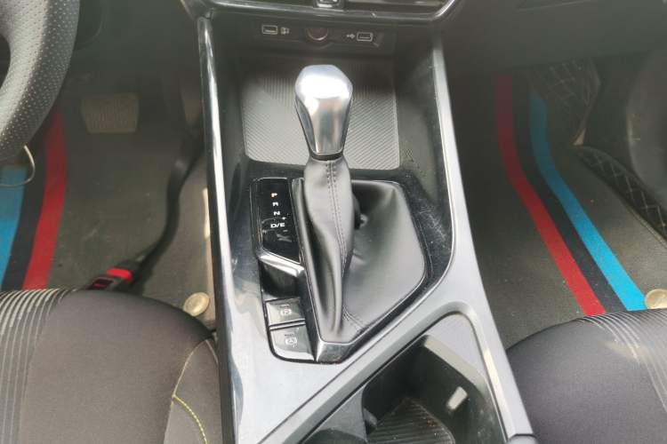 Used Roewe i5 2021 1.5L CVT Platinum Edition
