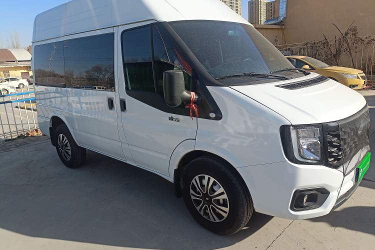 Used JMC Fushun 2022 2.0T Manual Multi-Function Passenger Vehicle Short Wheelbase Mid-Height Roof 6-Seater