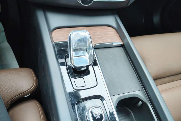 Used Volvo XC60 2024 B5 4x4 Smart Luxury Edition