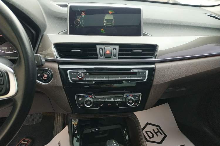 Used BMW X1 2018 xDrive20Li Luxury Model
