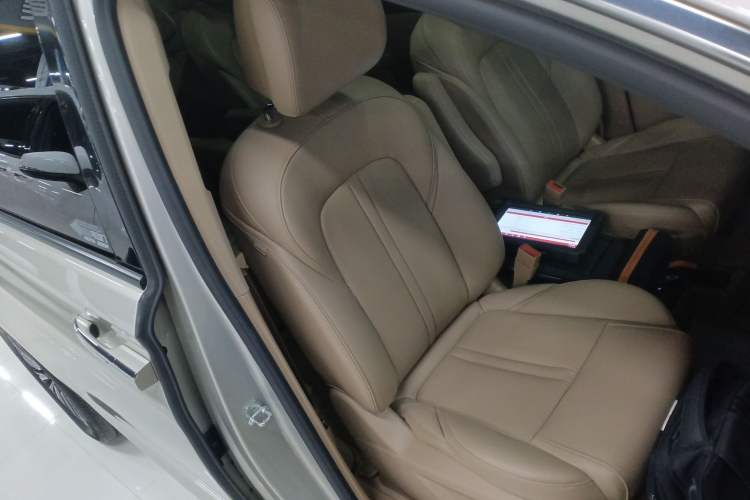 Used Buick GL8 2021 ES Landtrek 653T Luxury Model
