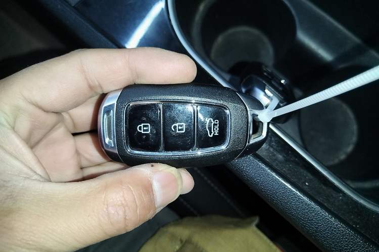 Used Hyundai Elantra 2021 1.5L CVT LUX Prestige Edition
