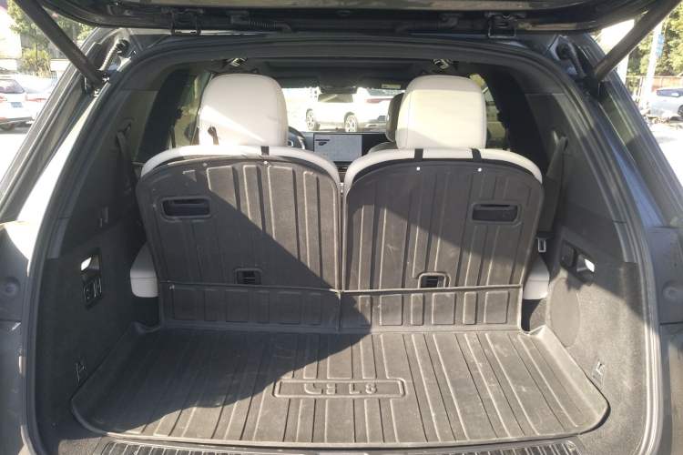 Used Li Auto L8 2023 Pro Model
