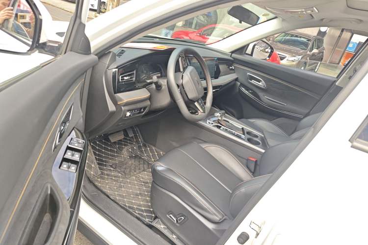 Used Oshan X7 PLUS 2023 Enjoy Edition 1.5T Automatic Prestige Model
