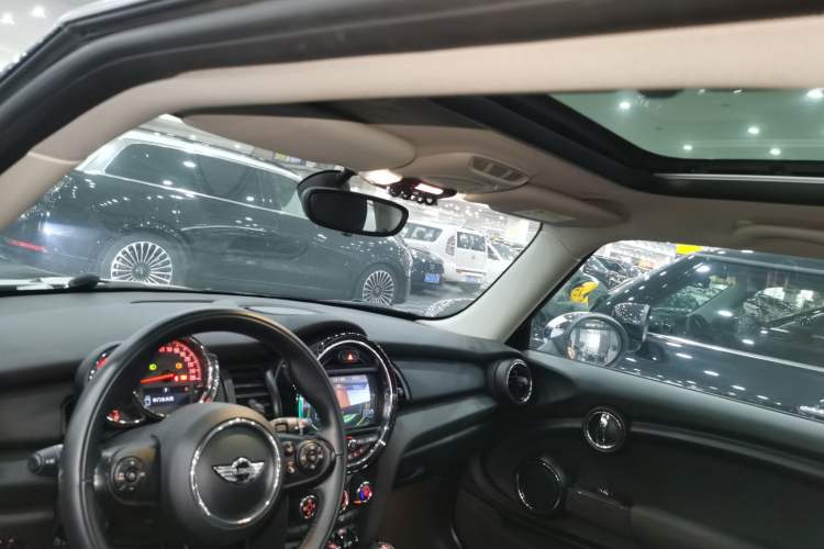 Used  MINI 2016 1.2T ONE Pioneer Edition
