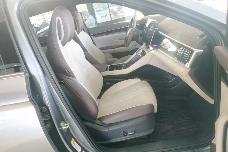 Used BYD Song PLUS New Energy 2025 EV Intelligent Driving Version 520km Premium Model
