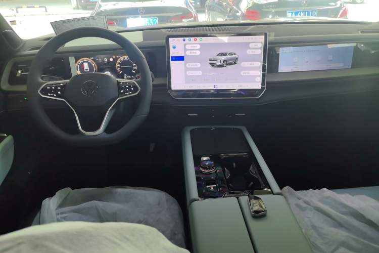 Used Volkswagen Teramont 2025 Tiguan Pro 450TSI 4Motion Explorer Edition