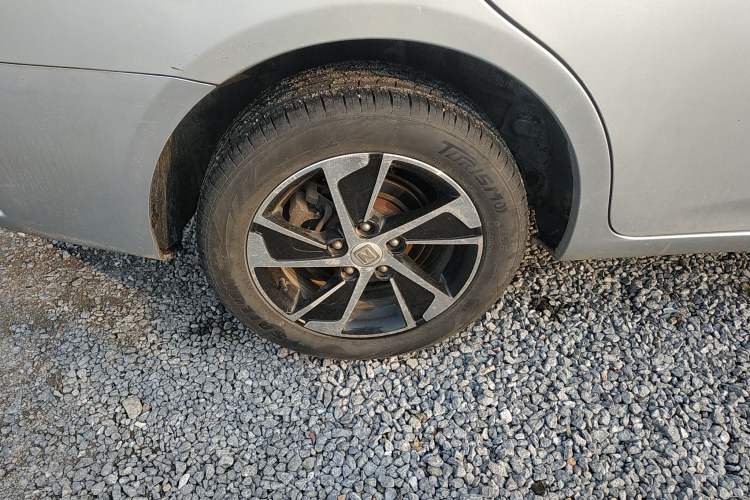 Used Zotye Z300 2014 New Vision 1.5L Manual Luxury Model
