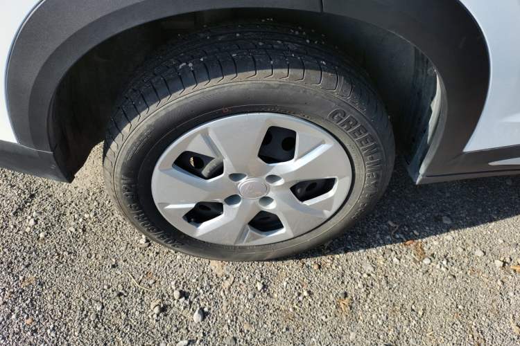 Used Wuling Alvez 2022 1.5L Manual Free-Style Model
