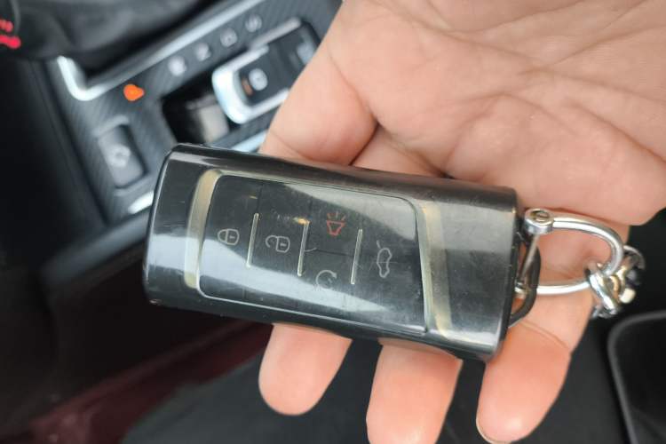 Used GAC Trumpchi GS7 2017 320T Two-Wheel-Drive Luxury Smart Connectivity Model
