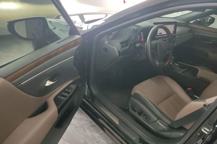 Used Lexus ES 2022 200 Luxury Edition