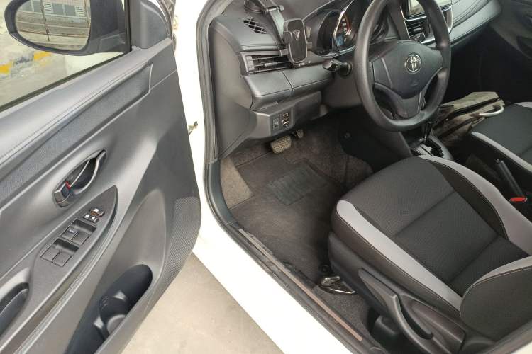 Used Toyota YARiS L 2021 1.5L CVT Leading Edition
