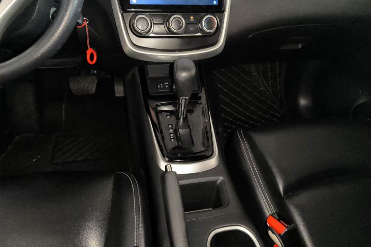 Used Nissan Tiida 2021 1.6L CVT Cool Edition
