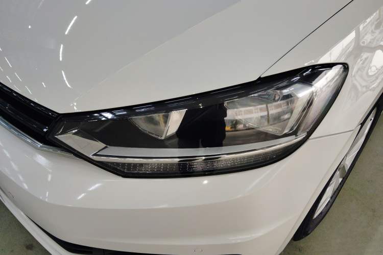 Used Volkswagen Touran 2018 Volkswagen Touran L 280TSI DSG Comfort Edition 7 Seats China VI Standard
