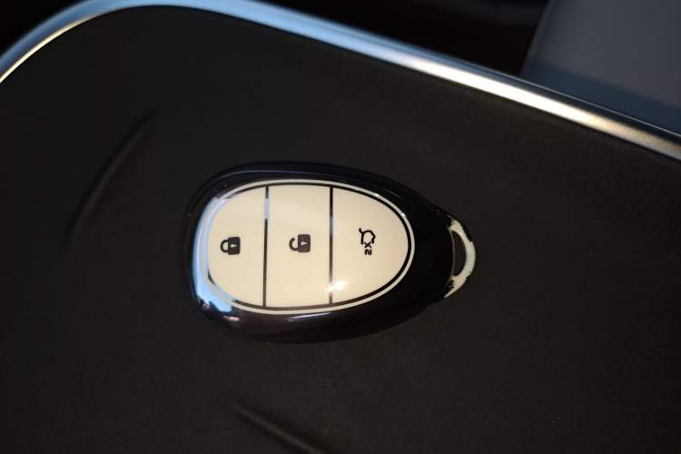 Used  A07 2025 All-Electric "Real Bargain" 525 Luxury Model
