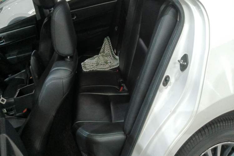 Used Toyota Levin 2016 Dual-Engine 1.8H GS E-CVT Elite Model with Sunroof
