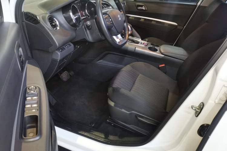 Used Peugeot 3008 2016 2.0L Automatic Classic Edition
