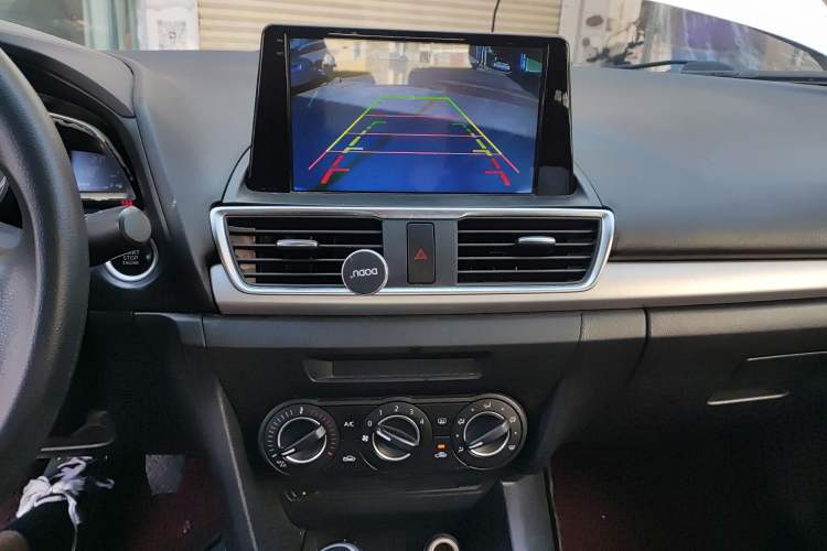 Used Mazda Mazda 3 Axela 2016 Sedan 1.5L Manual Comfort Model
