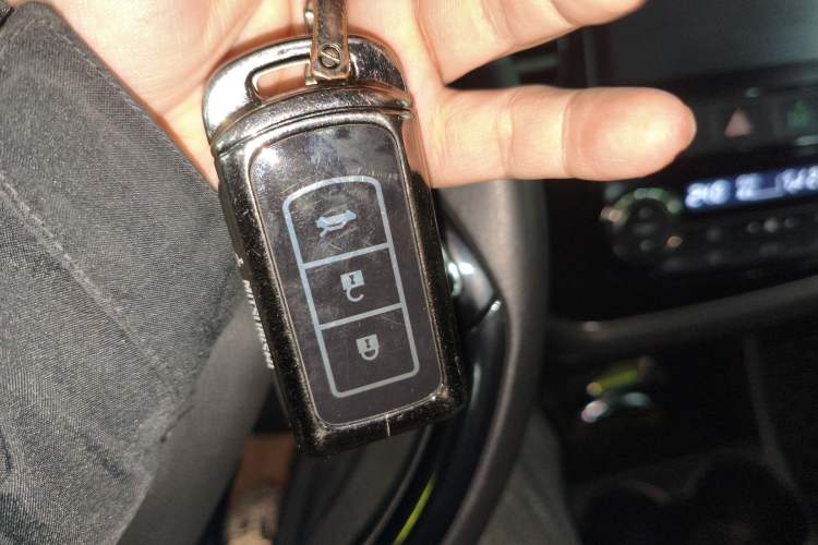 Used Mitsubishi Outlander 2016 2.4L 4x4 Luxury Edition 7-Seater
