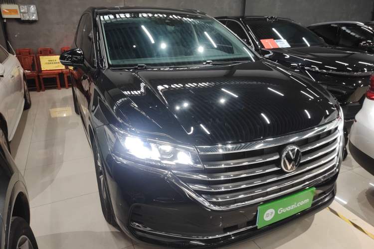 Used Volkswagen Viloran 2022 330TSI Luxury Edition
