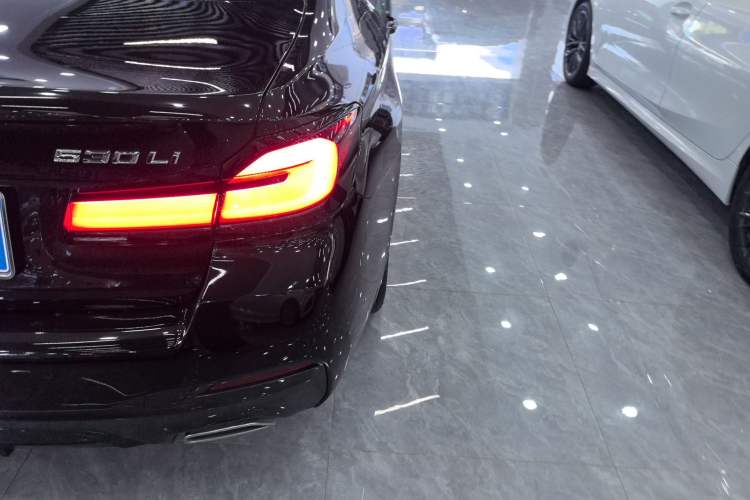 Used BMW 5 Series 2022 Restyled 530Li Leading Edition M Sport Package
