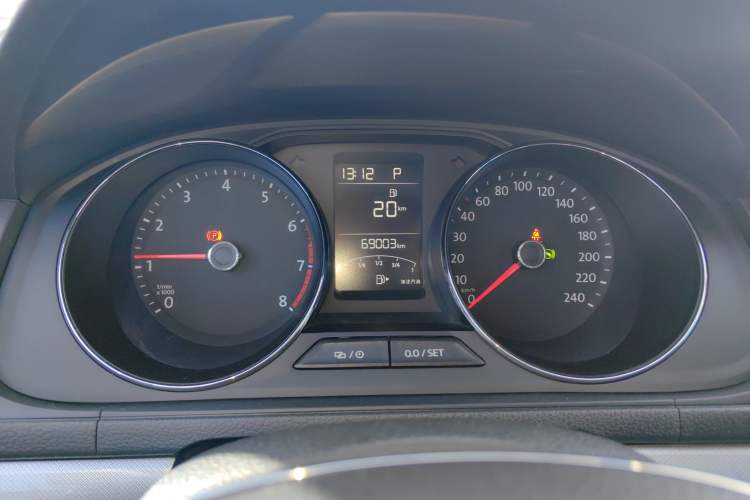 Used Volkswagen Lavida 2015 1.6L Automatic Comfort Edition
