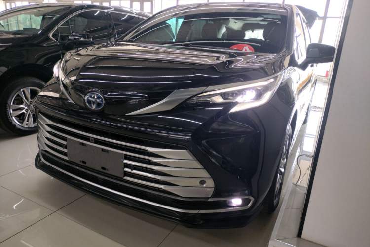 Used Toyota Sienna 2021 2.5L Hybrid Platinum Edition