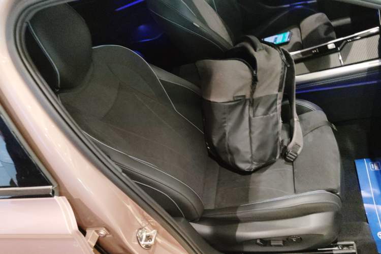 Used Volkswagen Passat 2025 Pro 380TSI Starry Dragon Luxury Edition
