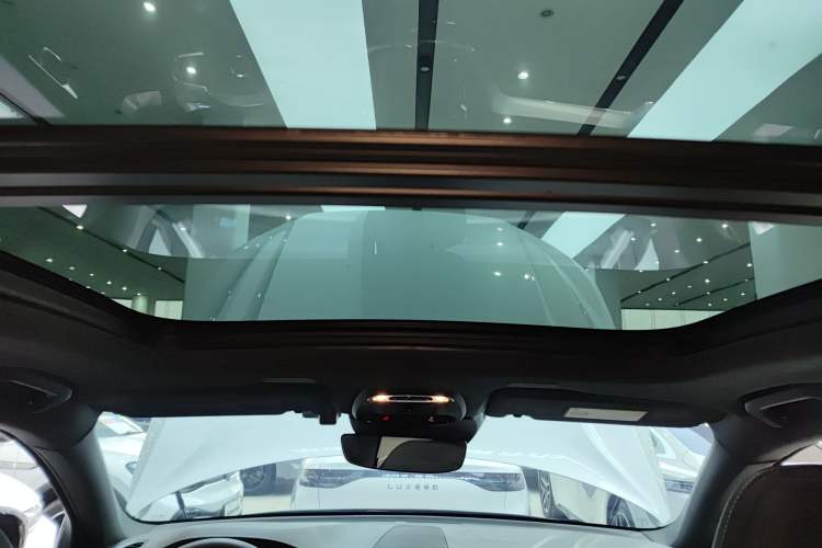 Used Volvo XC60 New Energy 2022 T8 Plug-in Hybrid All-Wheel Drive Zhiyuan Sport Edition
